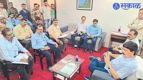 Farooq Shah speaking in a meeting held in the rest house on Wednesday regarding various issues in the city.