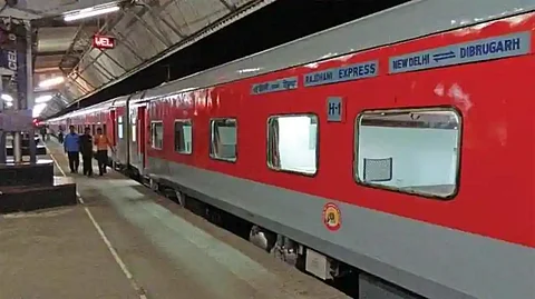 Check PNR And Train Live Status