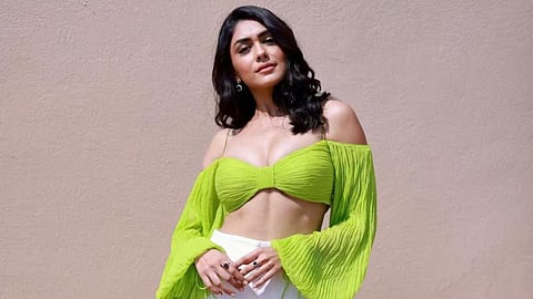 mrunal thakur