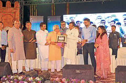 मुनगंटीवार