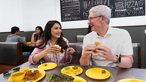 Madhuri Dixit share photo with apple ceo Tim Cook eating Vada Pav In Mumbai standup comedian Tanmay Bhat reacts