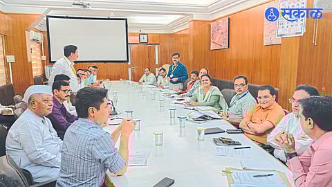MLA Satyajit Tambe held a meeting with the officials regarding the issue of municipal teachers.