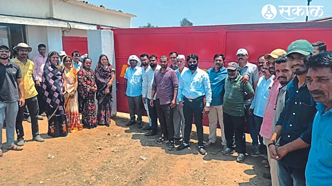 Villagers along with Sarpanch, Sub-Sarpanch and members during the strike of Auston Paper Mill Company by Gram Panchayat.