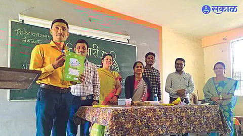 Guides and Facilitators participating in taluka level training of Sulabhaks under School Preparatory Mission.