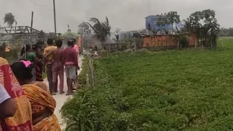 West Bengal : पश्चिम बंगालमध्ये फटाक्यांच्या कारखान्यात स्फोट, ९ जणांचा मृत्यू, ५ जखमी