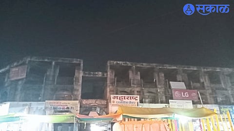 Skeleton of municipally owned Bunkar Bazar trading complex on Kidwai road in Malegaon town