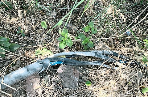 फुलजाई देवी मंदिर परिसरात
‘महावितरण’चे दुर्लक्ष