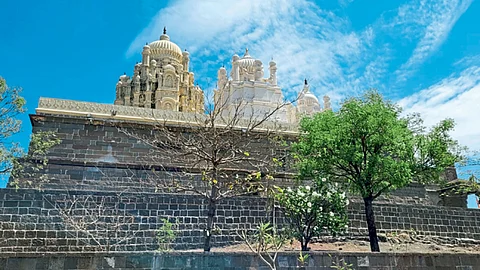 bhuleshwar mandir and daulatmangal gad
