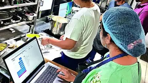 Cobotic Chefs : आता शेफची गरज संपली? AI बनवणार टॉप क्लास डिशेस! IIT बॉम्बेच्या तरुणांचा शोध