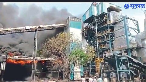 Mendrana (Madhya Pradesh): Fire broke out at Durga Sakhar Khandsari on Tuesday.