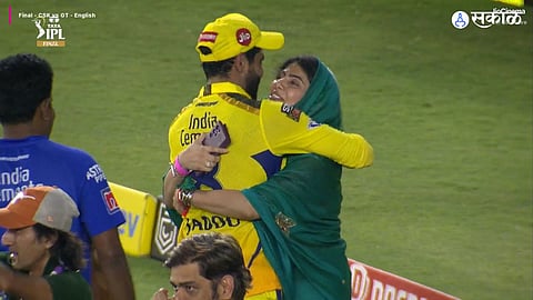 Ravindra Jadeja shares emotional moment with his wife Rivaba Jadeja as CSK win IPL 2023