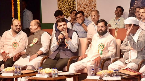 Devendra Fadnavis lashed out at banks for refusing to give loans to farmers kharip hangam review meeting