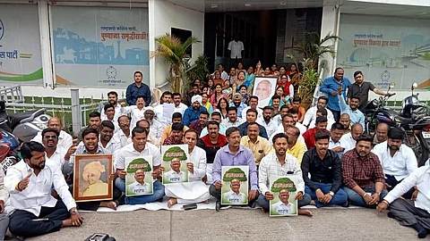 ncp pune acitivist gave resign to withdraw sharad pawar resign as ncp chief politics pune