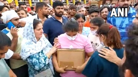 Sakshi