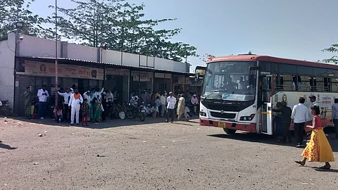 mohol bus stand became thief house police action required solapur palkhi route