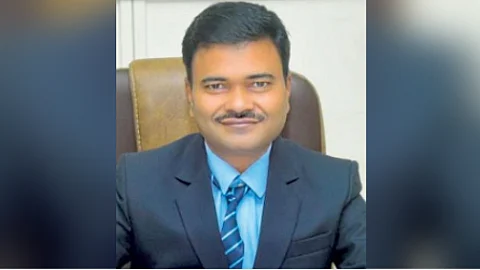 success story scrap collector Ravi became Deputy Education Officer