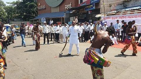 protest against traffic problem Vadgaon Budruk Highway encroachment pune