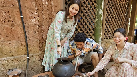 Sachin Tendulkar Share Photo with wife anjali and daughters sara Tendulkar with special caption