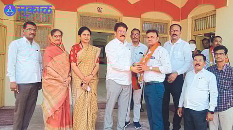 MLA Suresh Bhole while felicitating those who joined Bharatiya Janata Party