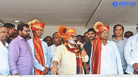 chhagan bhujbal with team