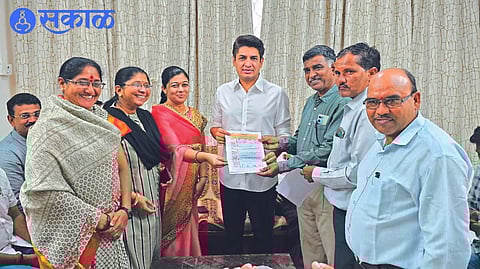 Officials of the teachers' unions while discussing various issues with MLA Satyajeet Tambe who is on a visit to the district.