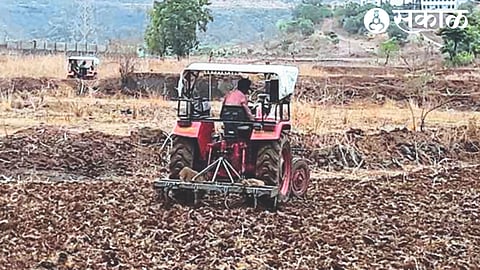 Farmers tilling and plowing their fields with machines despite the increase in the rate of mechanized work for agriculture in various areas
