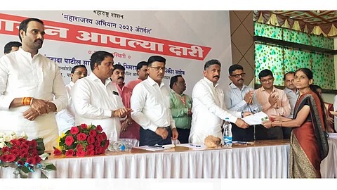 Shasan Aapalya Dari