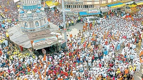 ashadi ekadashi 10 lakh warkari at pandharpur vitthal rukmini temple wari 2023