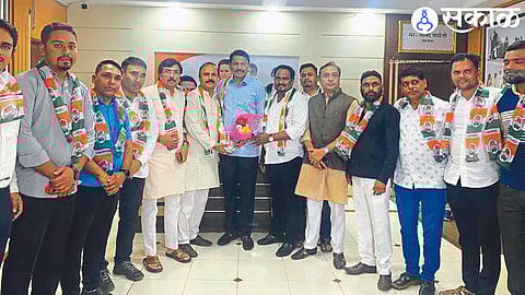 Bhalchandra Patil brother of MLA Seema Hire joined party in Congress nashik news