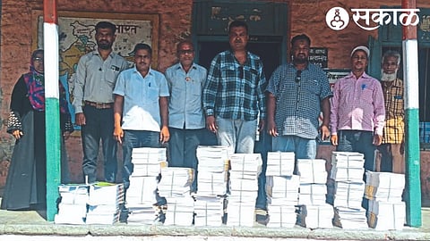 The concerned mechanism while distributing free textbooks under Sarva Shiksha Abhiyan at Malegaon.