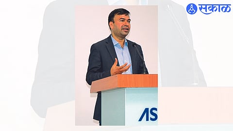 Vinod Bidwaik Director People and Culture Sakal statement Focus on building a good career nashik news