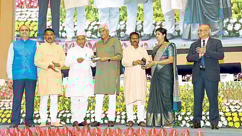 Maharashtra honored with three National Water Awards Malkapur Satara Kadegaon in Jalna ndian Jain Association