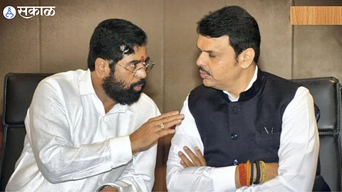 Shiv Sena-BJP Controversy: '५० कुठं आणि १०५ कुठं?' शिवसेना-भाजप वाद पेटवणारा बॅनरच गेला चोरीला !