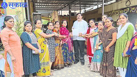 statement given by women to Shiv Sena's Sudhakar Badgujar alleging that money was collected for it when there was free training for women.