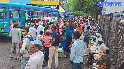 CM Shinde Jalgaon Daura : अमळनेरला एसटी बससेवा कोलमडली; विद्यार्थ्यांसह प्रवाशांचे हाल