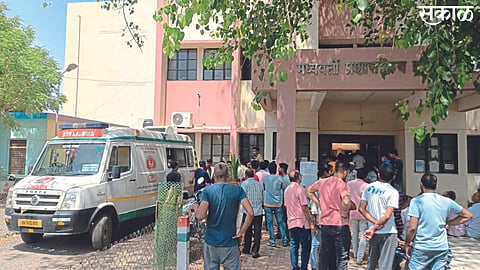 In connection with the incident in prtappur, angry citizens took the body in an ambulance and reached Taloda police station.