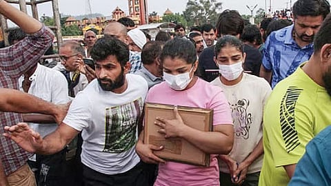 Women medalist wrestlers strong protest in Delhi against President Wrestling Federation of India Brijbhushan Sharan Singh