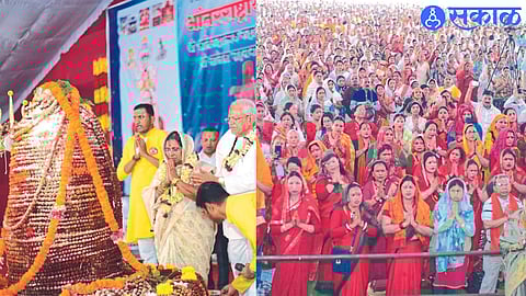 Gurumouli and Nitinbhau More participated in the Lingarchan ceremony on Saturday and Servants from all over the country including Nepal participating in the Satsang.