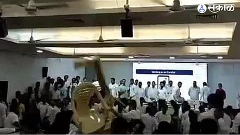 Four office bearers of Youth Congress suspended maharashtra politics