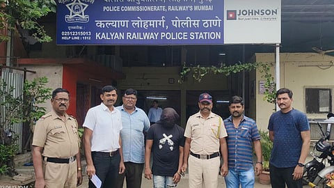 to pay off the debt theft case police arrest accused dombivali mumbai