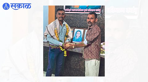 Saurabh Mali selected in army success story nandurbar news