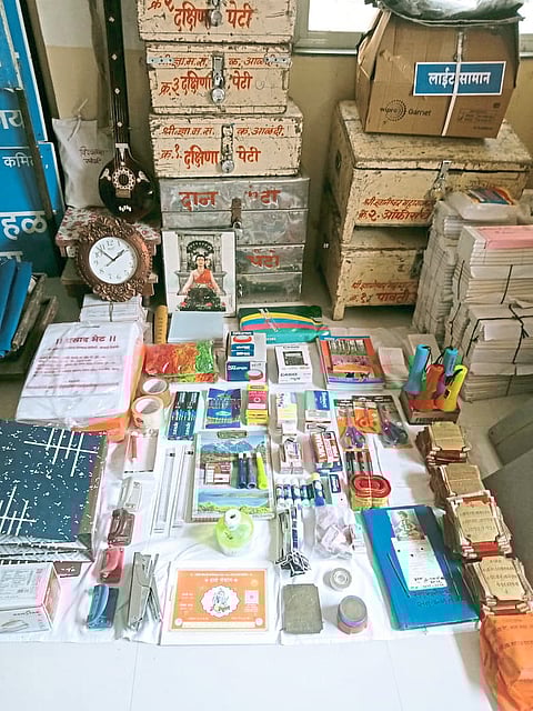 देऊळवाड्यातून प्रस्थानाचे थेट प्रक्षेपण