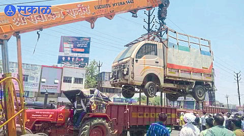 Encroachment on Bhangar Bazar Road near Ajantha Chauphuli was removed on Wednesday.