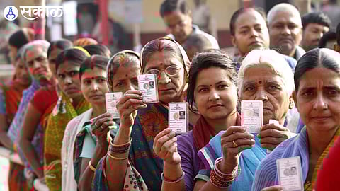 Politics: लोकसभा, विधानसभेच्या मुदतपूर्व निवडणुका लागणार? वरिष्ठ अधिकाऱ्यांचे संकेत; हालचालींना वेग