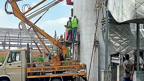 श्री सिद्धेश्वर साखर कारखान्याच्या को-जनरेशनच्या चिमणी