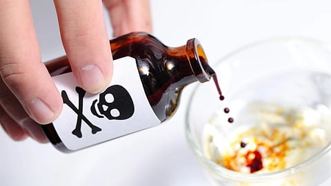 unknown poured poison in water 7 people health in critical condition crime solapur