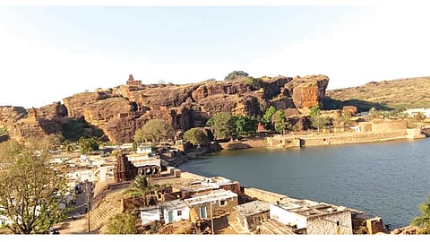 karnataka state hampi badami