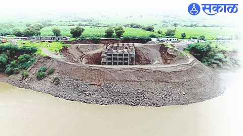 The ongoing work of Prakasha-Burai Upsa Irrigation Scheme in Tapi River Basin in Gavashivar.