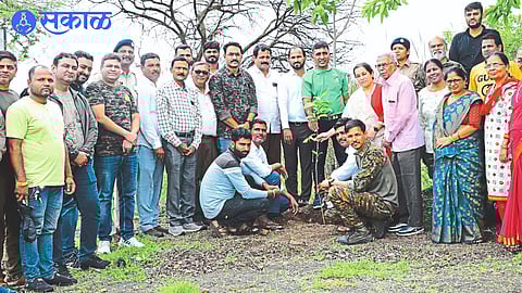 Maharashtra Tourism Development Corporation Deputy Director Madhumati Sardesai while inaugurating the first Jaswand Bagh initiative in the state at the bird sanctuary on Sunday.