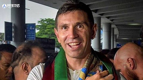 emiliano martinez fifa-world cup 2022-winner-goalkeeper-from-argentina-arrives-in-kolkata-india-mohun-bagan football news marathi